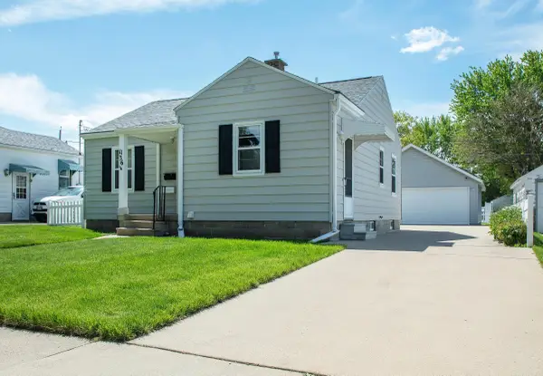 1136 Cornwall Ave, Waterloo, IA 50702