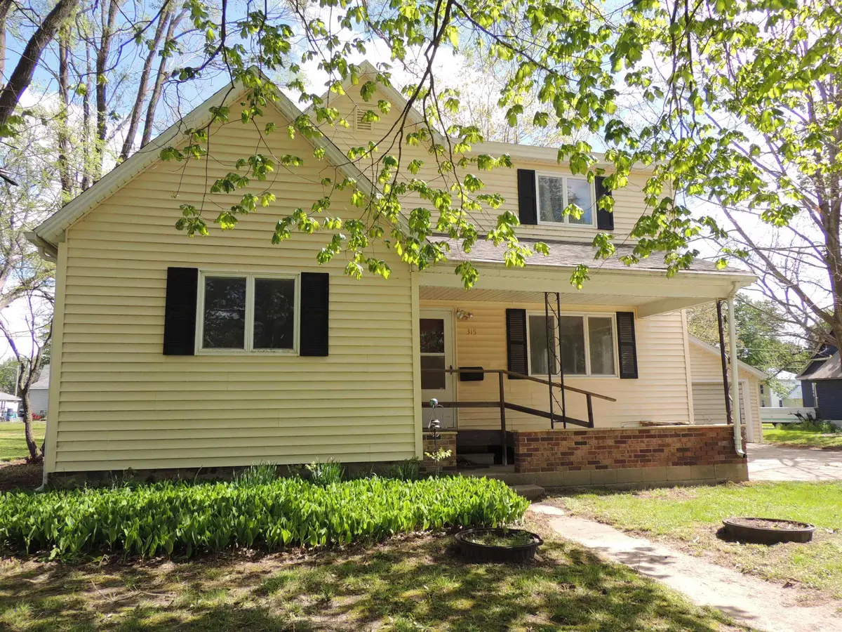 315 W Prospect Street, Shell Rock, IA 50670 - #1