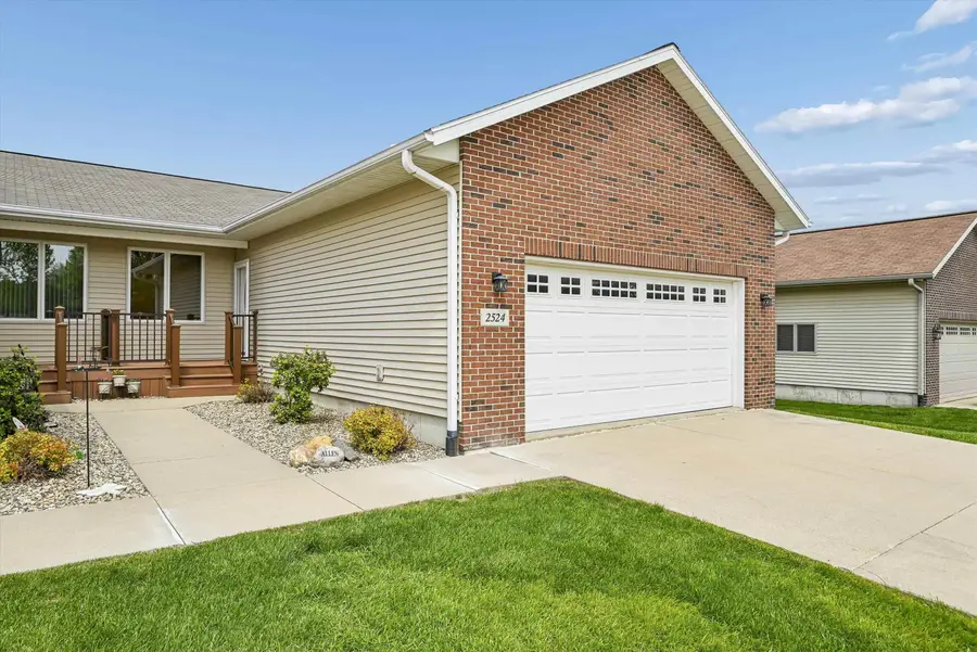 2524 NW 3rd Park Avenue, Waverly, IA 50677 - #2