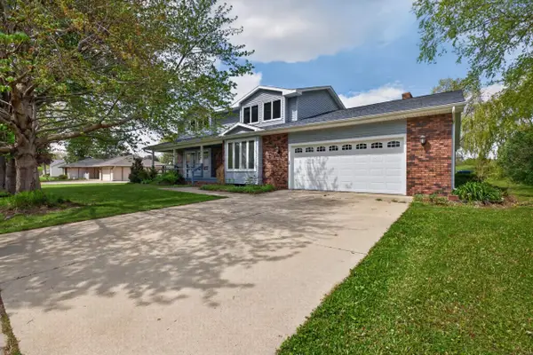 1828 Pinehurst Lane, Waterloo, IA 50701
