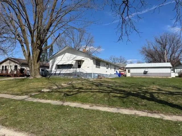 513 SE 3rd Avenue, Oelwein, IA 50662 - #1