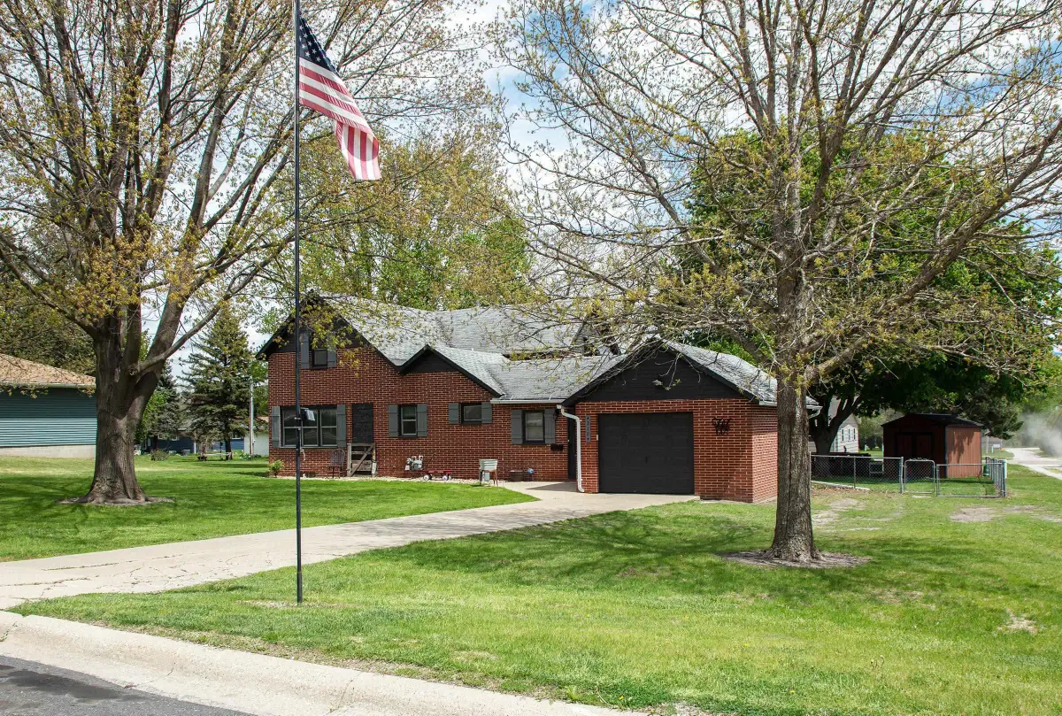 310 N Maple Street, Sumner, IA 50674 - #1