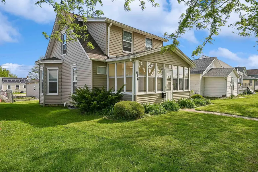 648 SW 22nd Avenue, Cedar Rapids, IA 52404 - #2