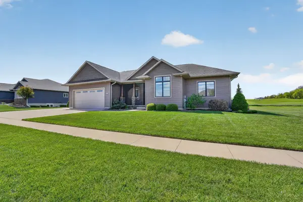 205 Flintstone Drive, Waverly, IA 50677