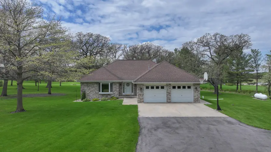 32427 Newell Avenue, Parkersburg, IA 50665 - #2