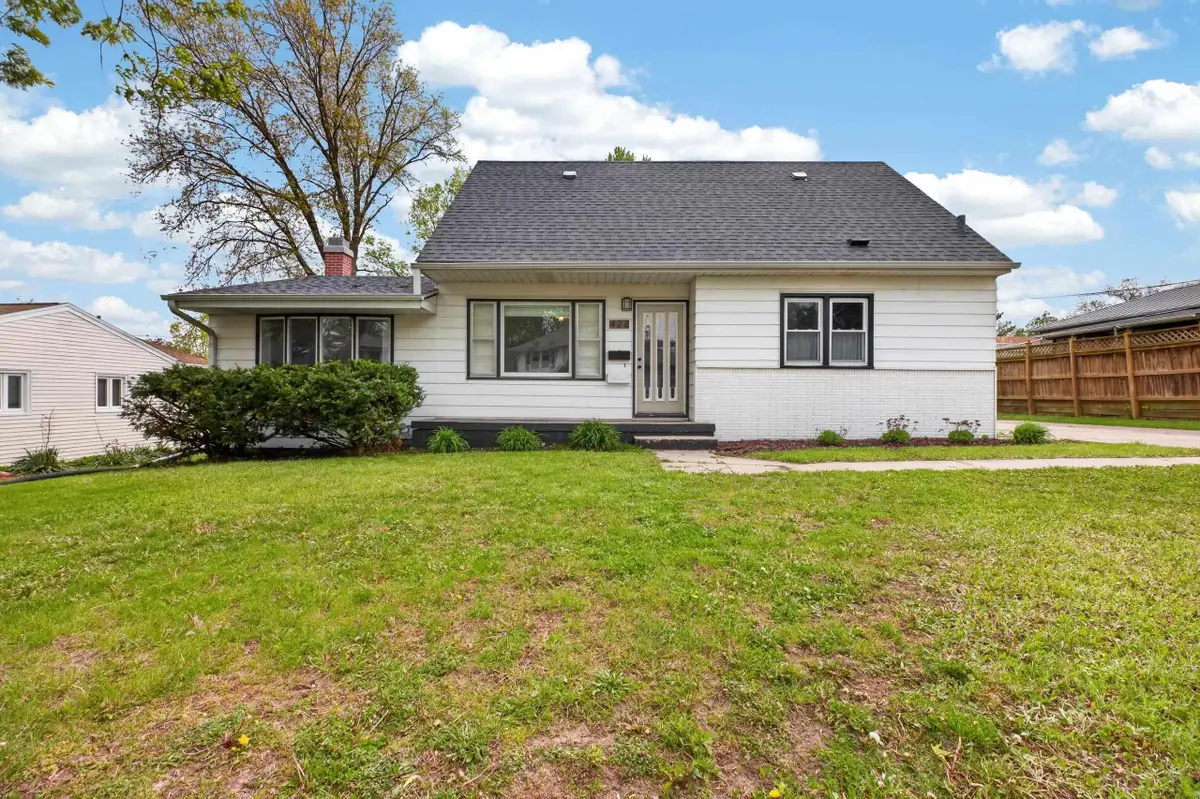 427 Wheeler Drive, Waterloo, IA 50701 - #1