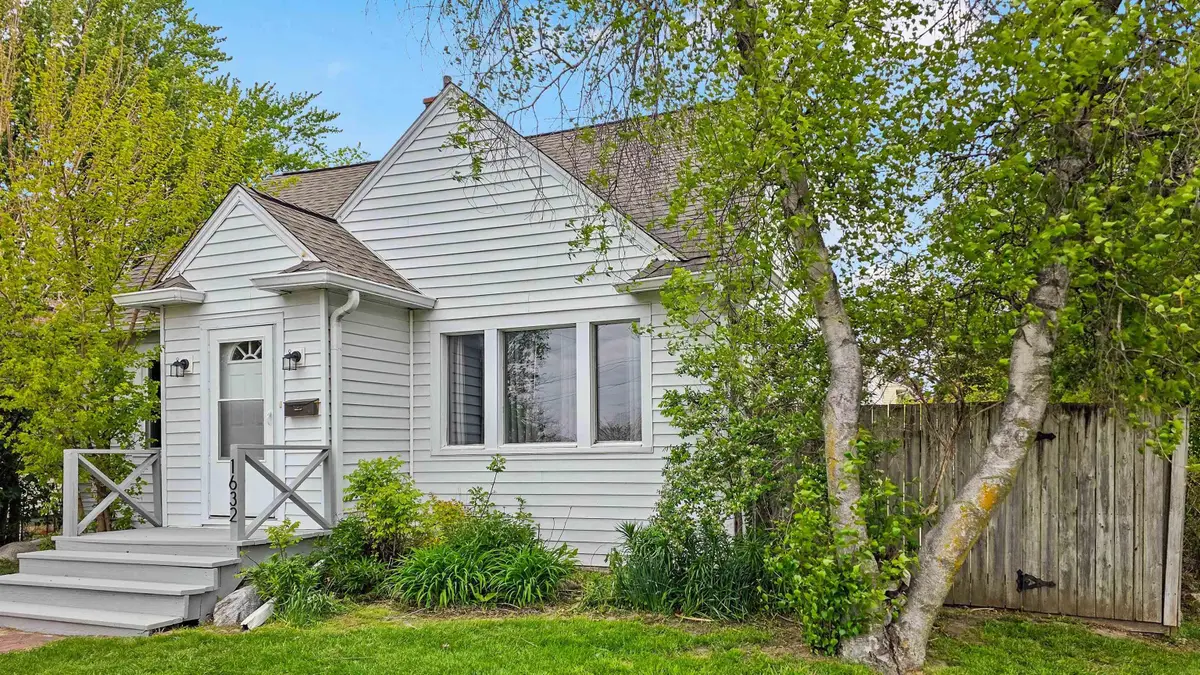 1632 East Street, Cedar Falls, IA 50613 - #1