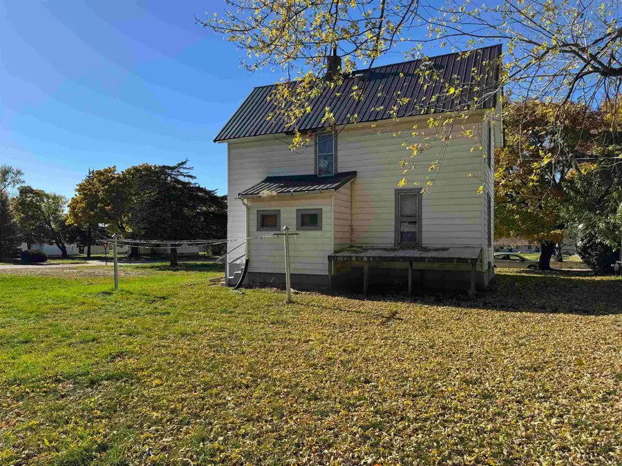 107 NW 7 Avenue, Oelwein, IA 50662 - #2