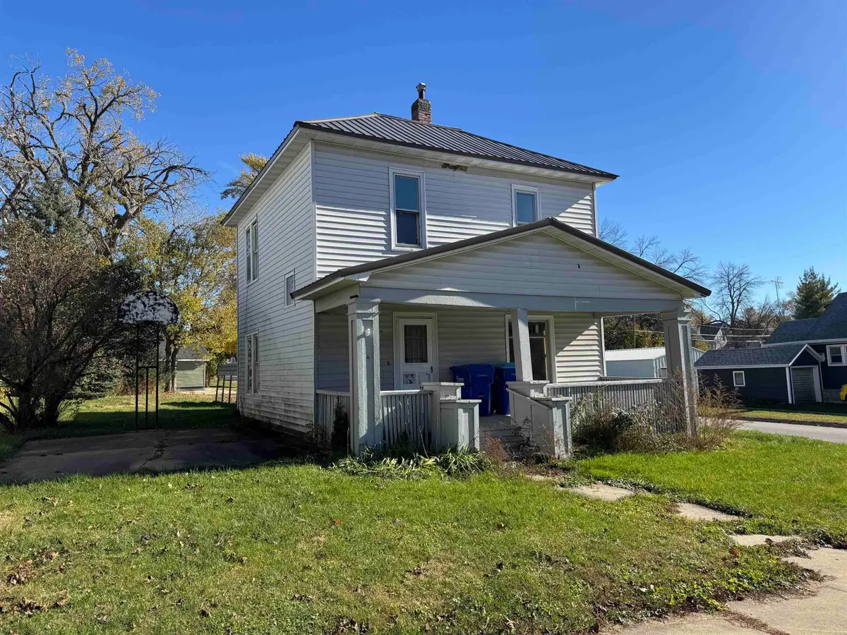 229 SE 4th Avenue, Oelwein, IA 50662 - #1