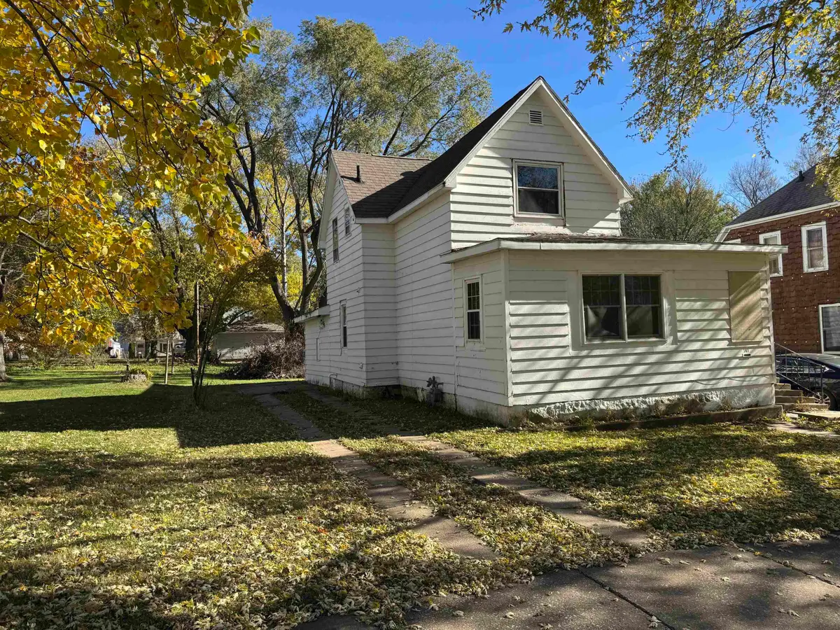 141 NW 2nd Avenue, Oelwein, IA 50662 - #1