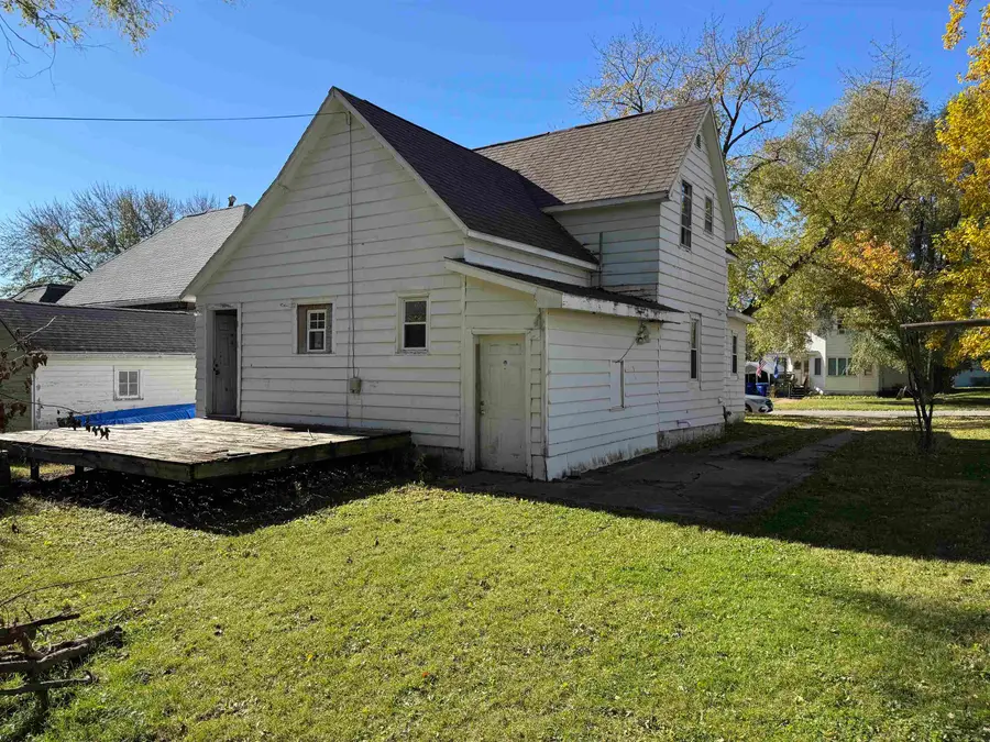 141 NW 2nd Avenue, Oelwein, IA 50662 - #2