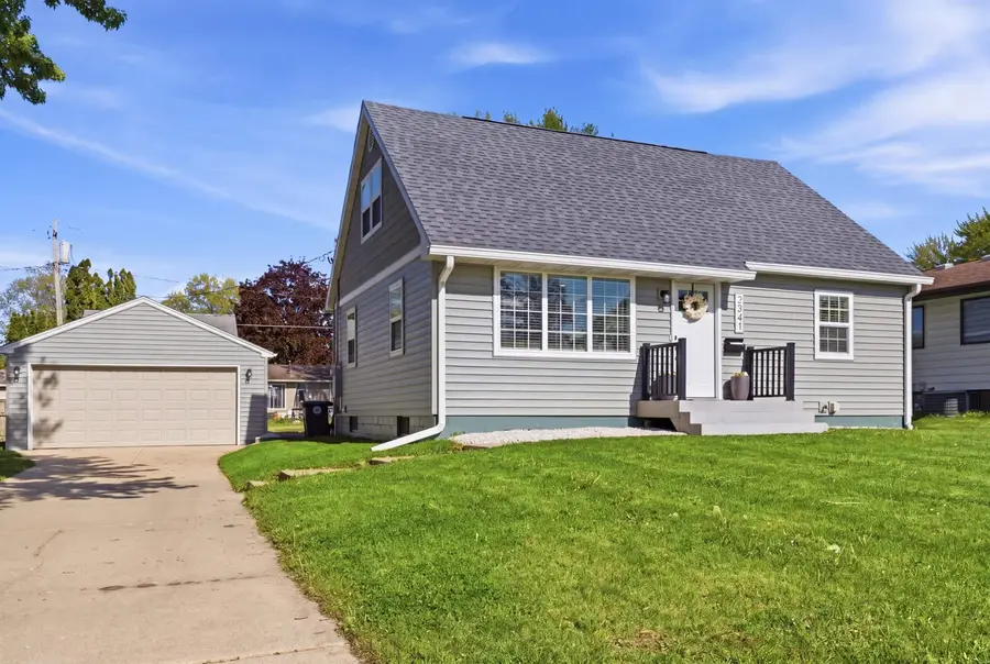 2341 Pelican Road, Waterloo, IA 50701 - #2