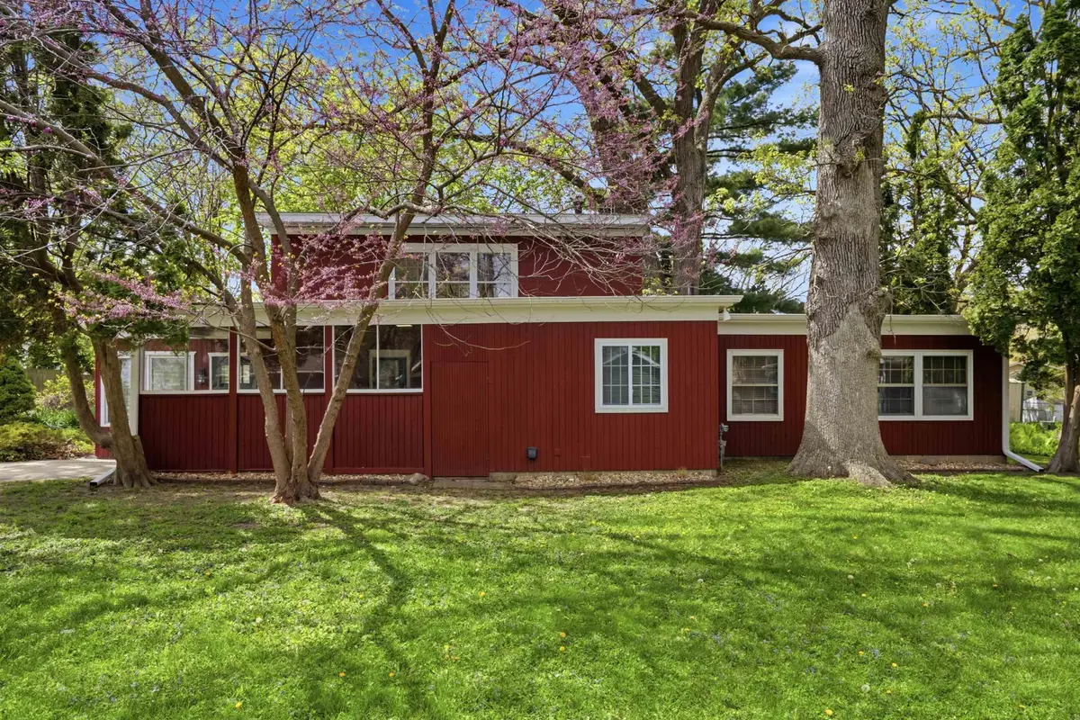 516 Forrest Road, Cedar Falls, IA 50613 - #1