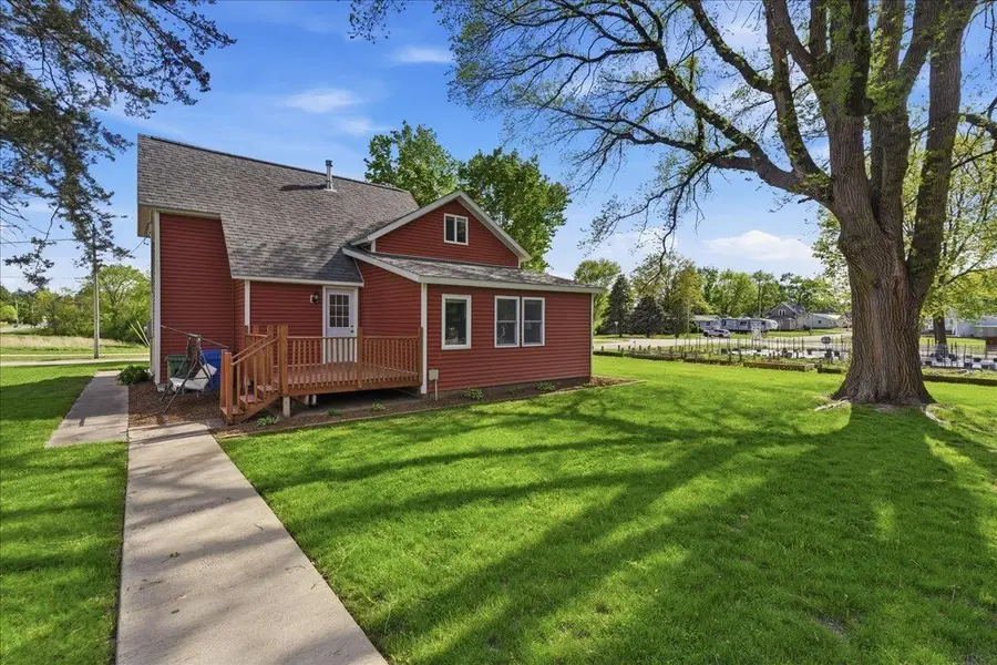 108 6th Ave Sw, Waverly, IA 50677 - #2
