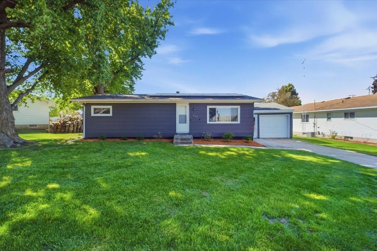 2307 14th Avenue, Eldora, IA 50627 - #1