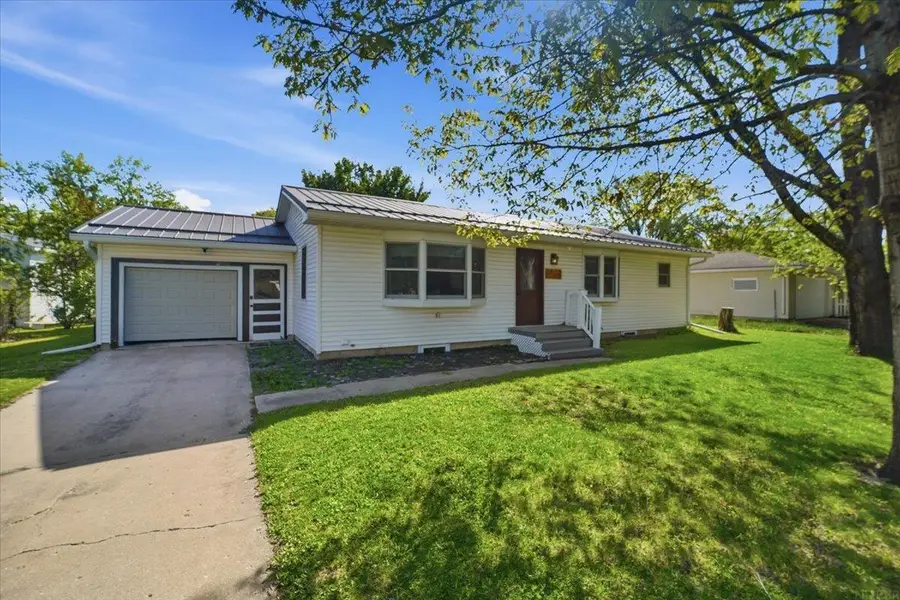 1416 Hillcrest Drive, Waverly, IA 50677 - #2