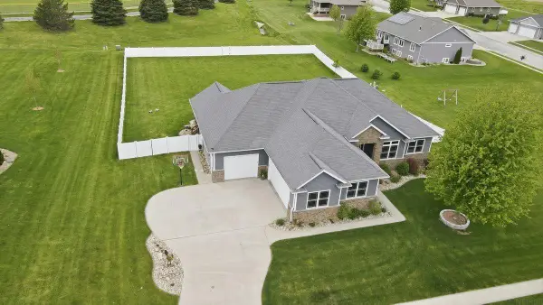 810 Highlands Street, Denver, IA 50622