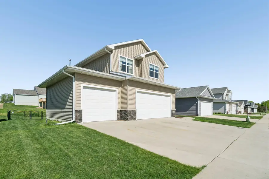 1226 SE 1st Street, Waverly, IA 50677 - #3
