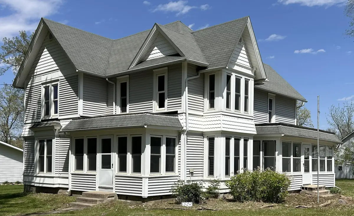 550 N 1st Street, Maynard, IA 50655 - #1