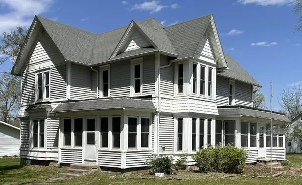 550 N 1st Street, Maynard, IA 50655