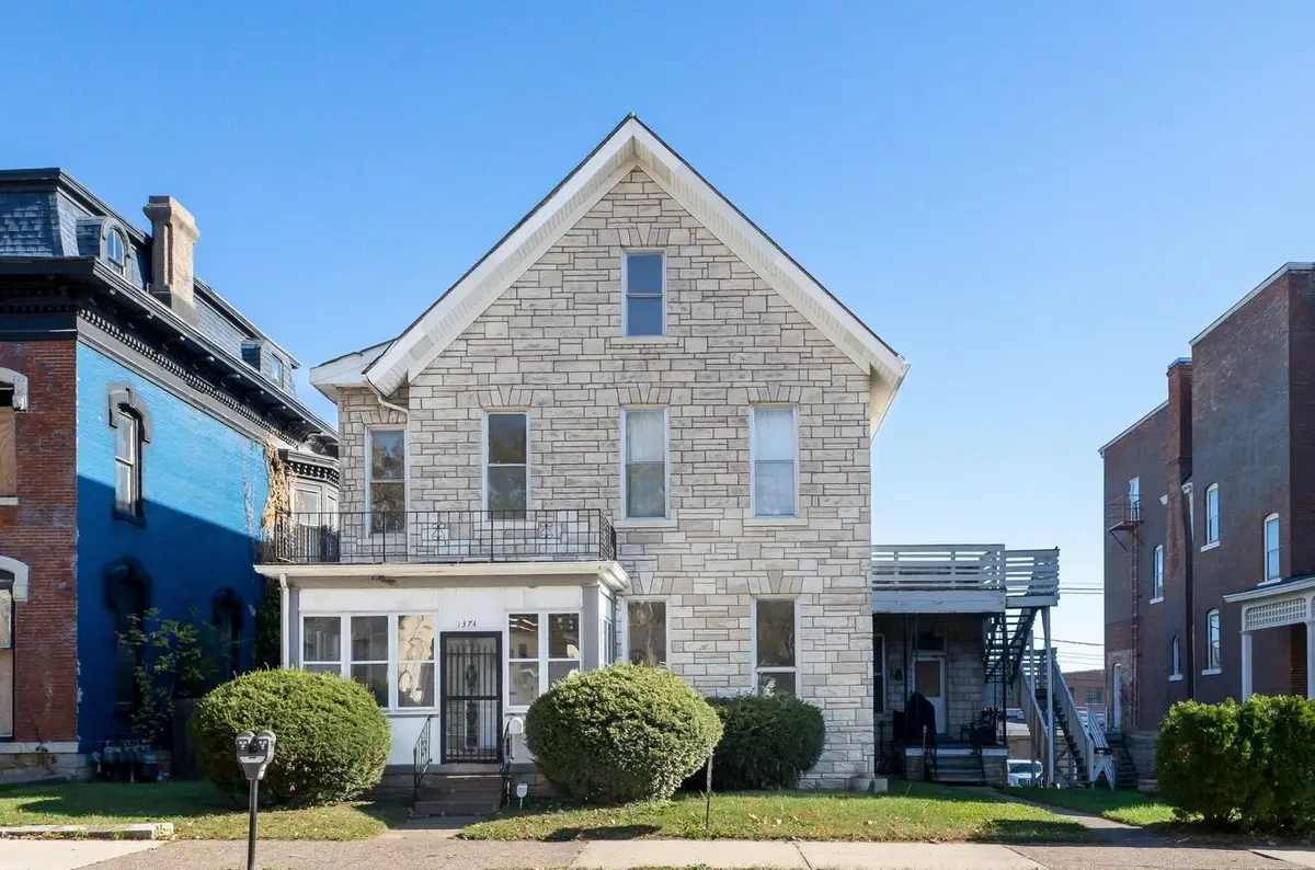 1374 Main Street, Dubuque, IA 52001 - #1
