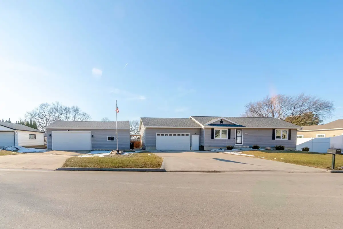 730 Progress Avenue, Waterloo, IA 50701 - #1