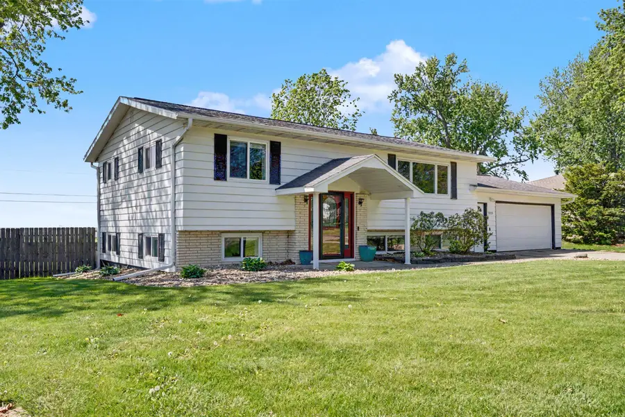 2019 Greenhill Drive, Cedar Falls, IA 50613 - #2