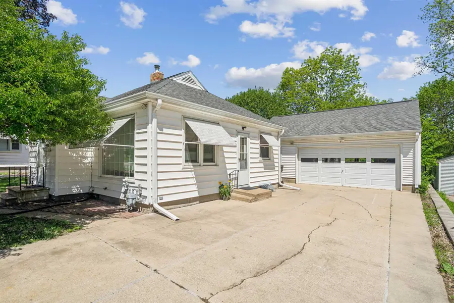 1203 W 1st Street, Cedar Falls, IA 50613 - #3