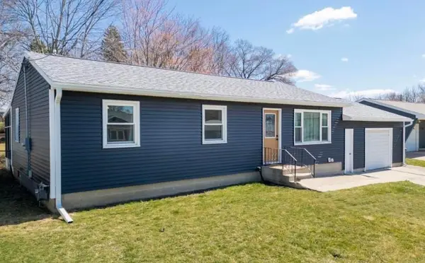 727 Progress Avenue, Waterloo, IA 50701