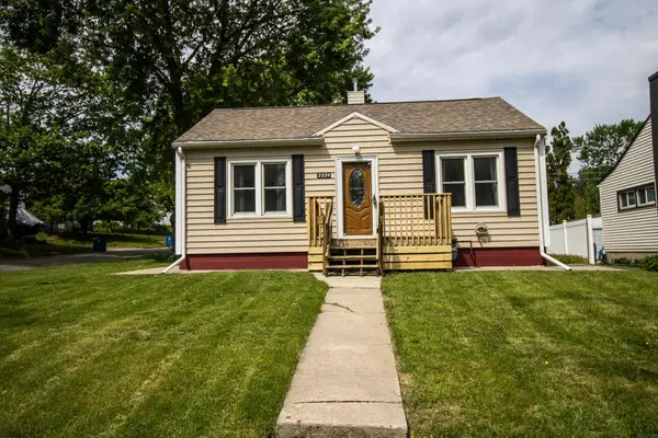 2224 W 7th Street, Waterloo, IA 50702