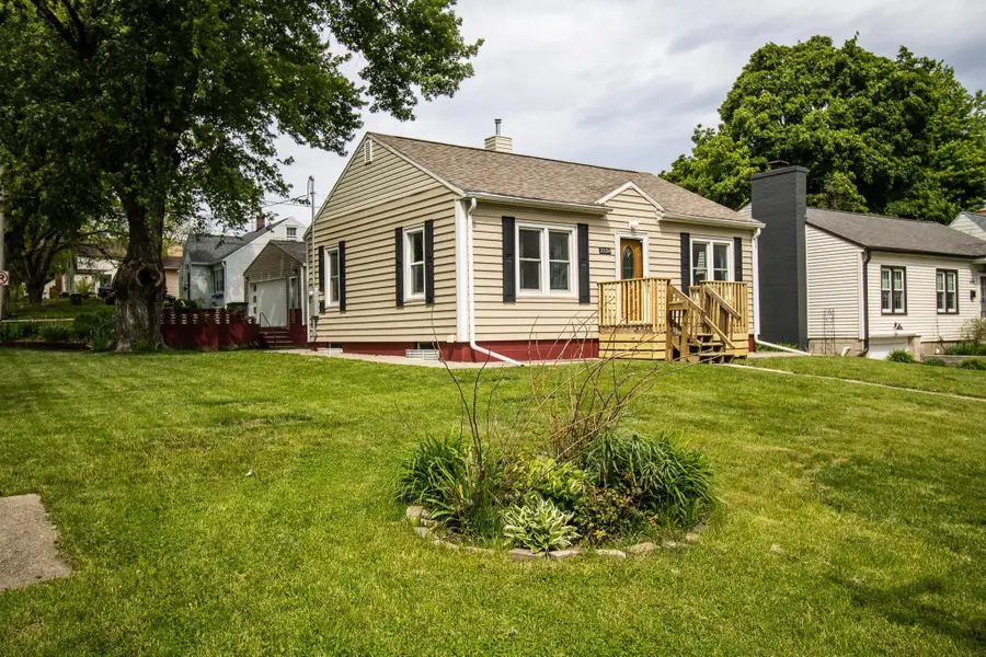 2224 W 7th Street, Waterloo, IA 50702 - #3