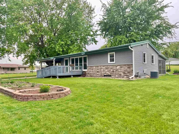 205 Pleasant Dr, LaPorte City, IA 50651