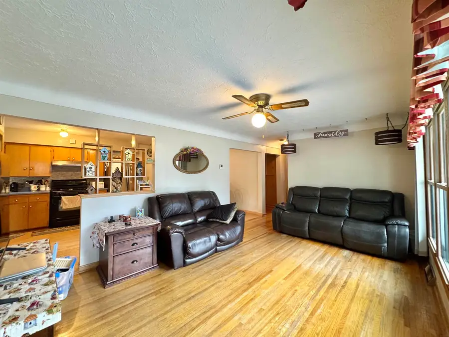 205 Pleasant Dr, La Porte City, IA 50651 - #2
