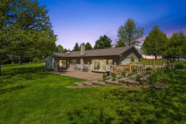22946 Drake Road, Elgin, IA 52141