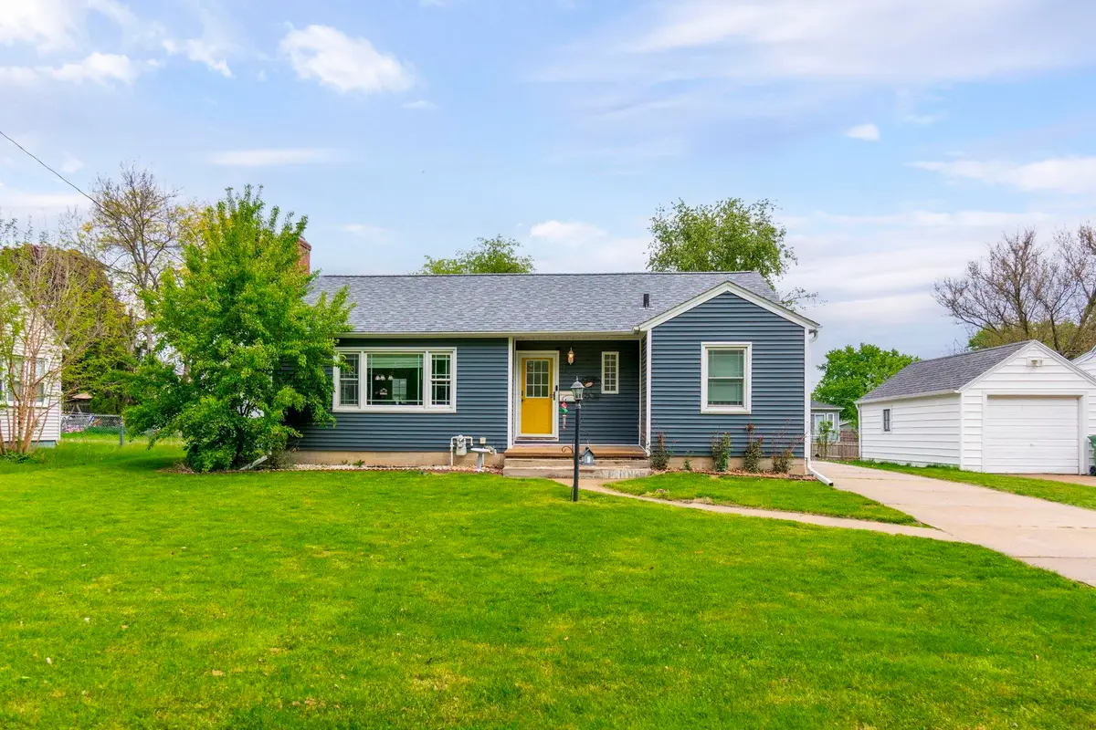 145 Cornwall Avenue, Waterloo, IA 50702 - #1