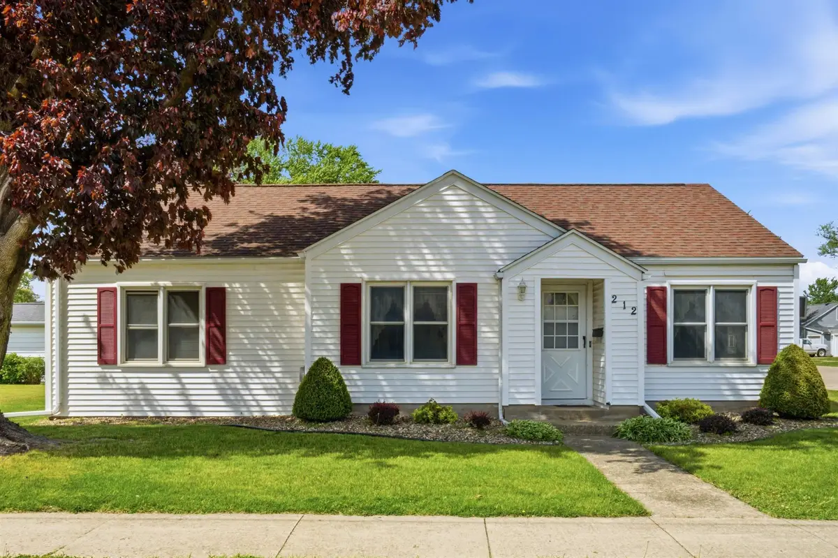 212 Clara Avenue, Manchester, IA 52057 - #1