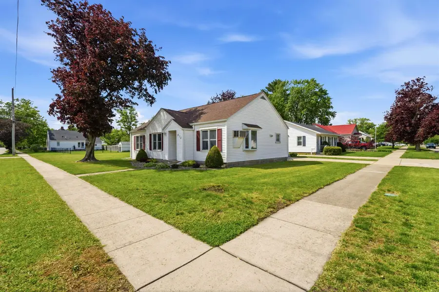 212 Clara Avenue, Manchester, IA 52057 - #2