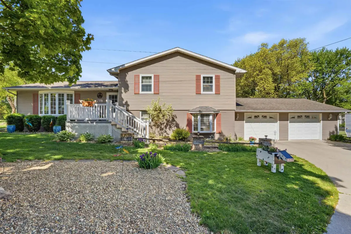 811 SW 9th Avenue, Independence, IA 50644 - #1