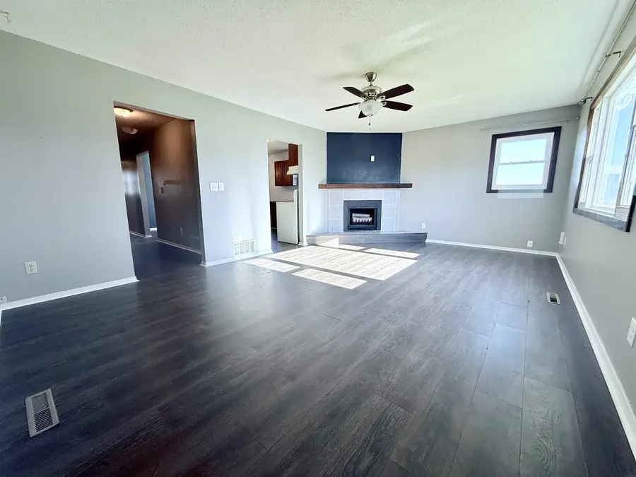 204-206 E Elm Street, Iowa Falls, IA 50126 - #3