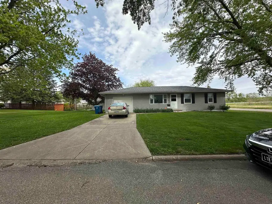 2304 Pelican Road, Waterloo, IA 50701 - #2