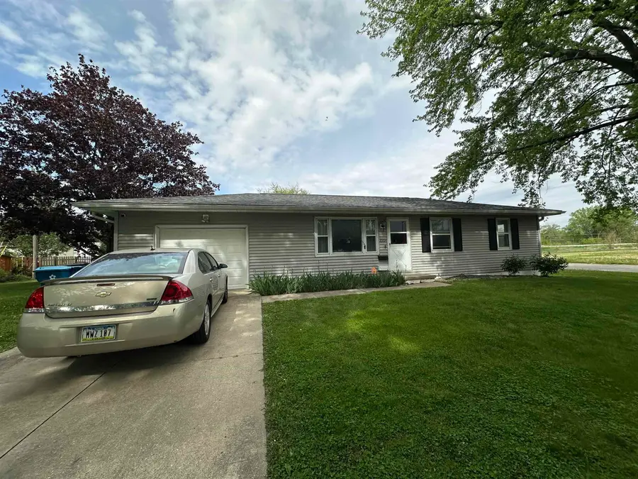 2304 Pelican Road, Waterloo, IA 50701 - #3