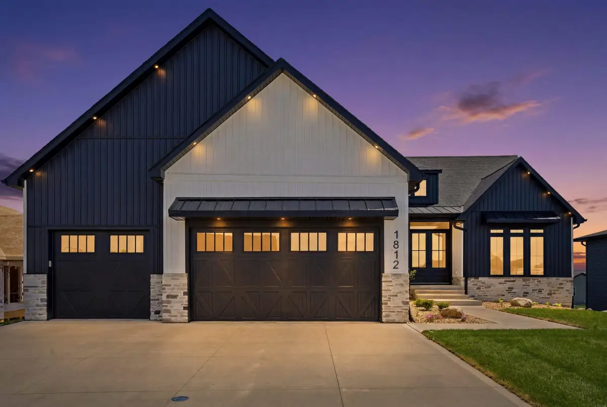 1812 Yale Parkway Parkway, Cedar Falls, IA 50613 - #1