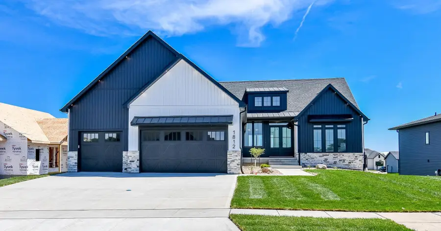 1812 Yale Parkway Parkway, Cedar Falls, IA 50613 - #2