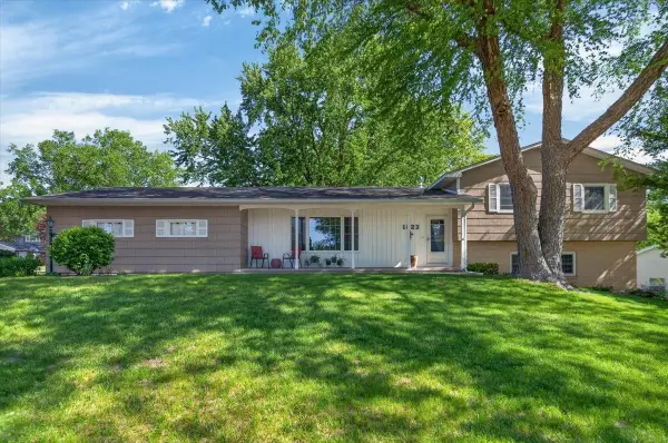 1823 Timberledge Drive, Cedar Falls, IA 50613