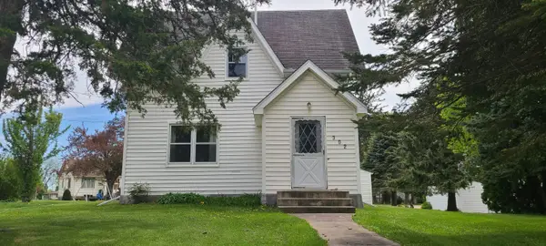 302 E Greene Street, Postville, IA 52162