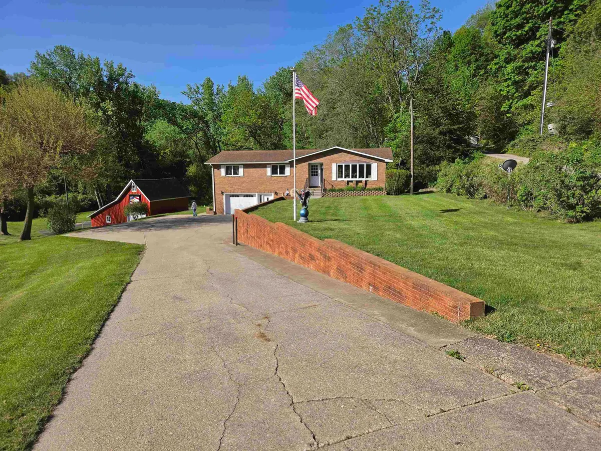 32387 Highway 52, Guttenberg, IA 52052 - #1