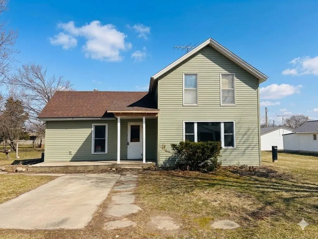 204 S Madison Street, Hazleton, IA 50641 - #1