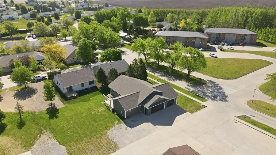 123 Carroll Boulevard, Dunkerton, IA 50626 - #3