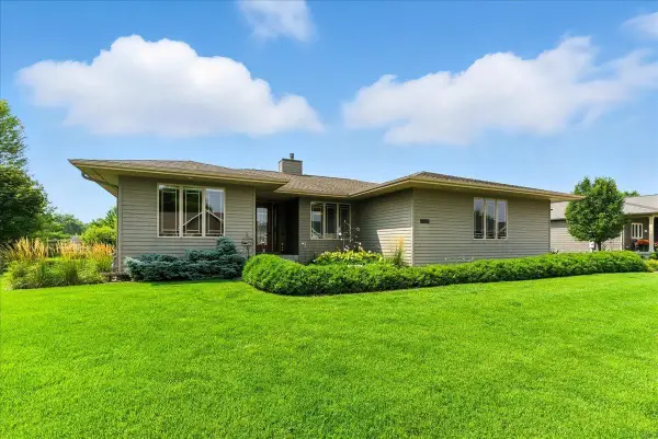 4320 Harvest Lane, Cedar Falls, IA 50613