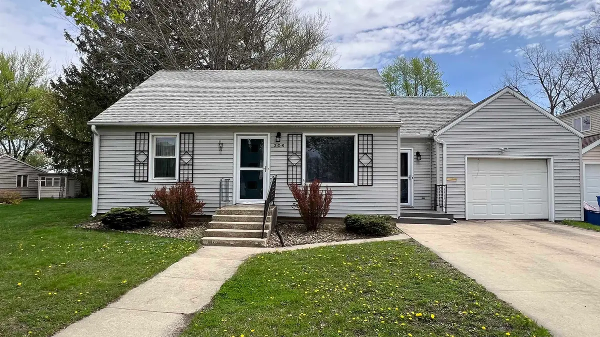 306 S Locust Avenue, New Hampton, IA 50659 - #1